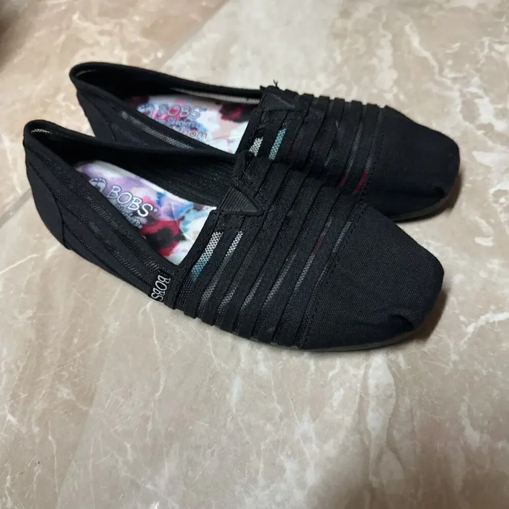 BOBS from Skechers Memory Foam Casual Flats Sz. W6 Black And Mesh NWOT